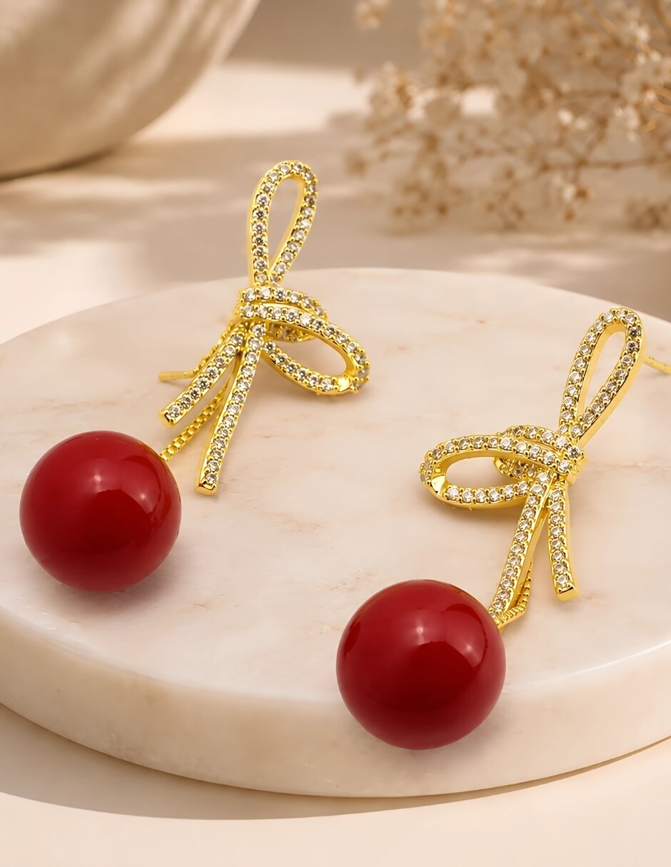 Aretes largos cerise con acabado baño de oro zirconia 4