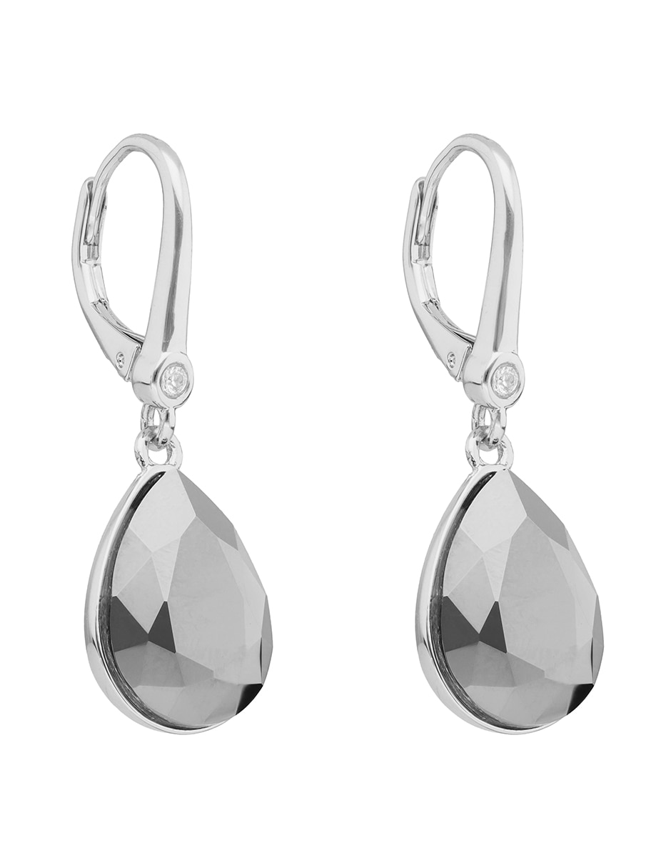 Aretes cortos mallandra con acabado liso