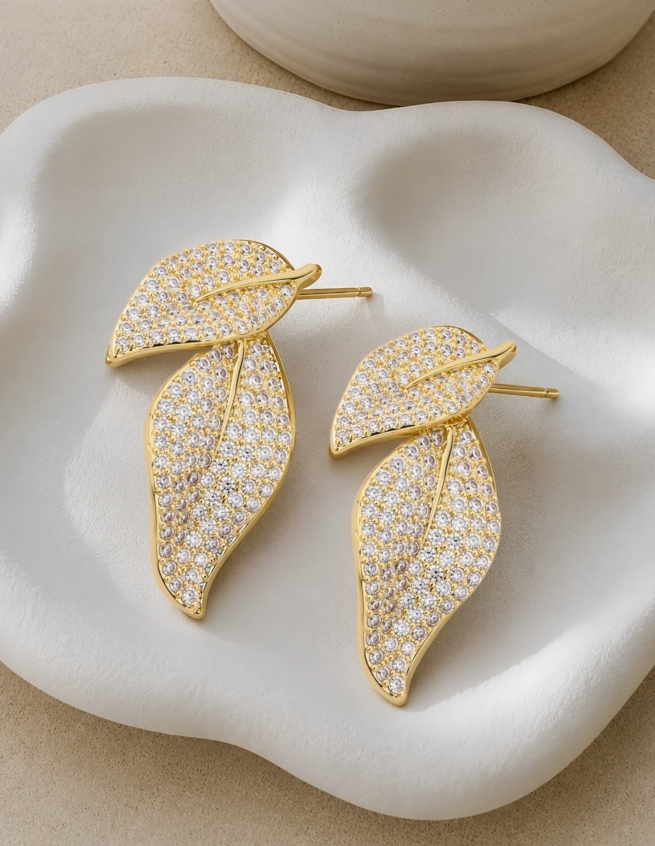 Broqueles sylva golden con acabado baño de oro zirconia 7