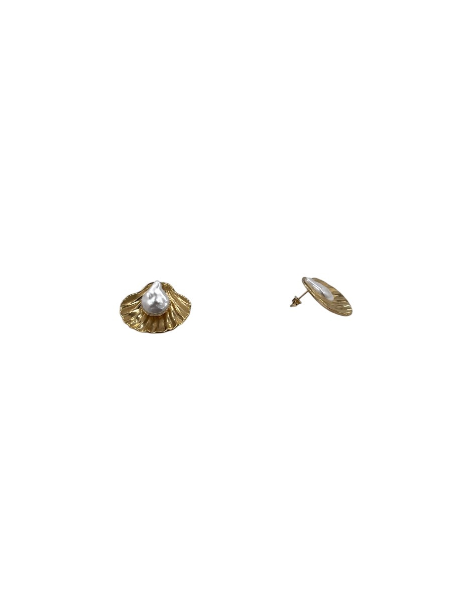 Aretes cortos de acero inoxidable con acabado chapa de oro perla 2