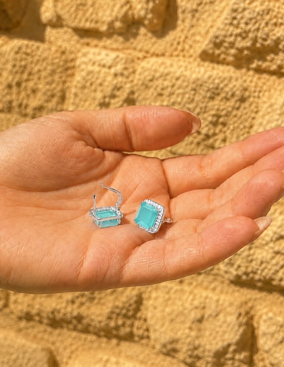 Huggies de (si aplica) No aplica Calypso de Aleación metálica Sin kilataje con acabado Baño de rodio Jade 5