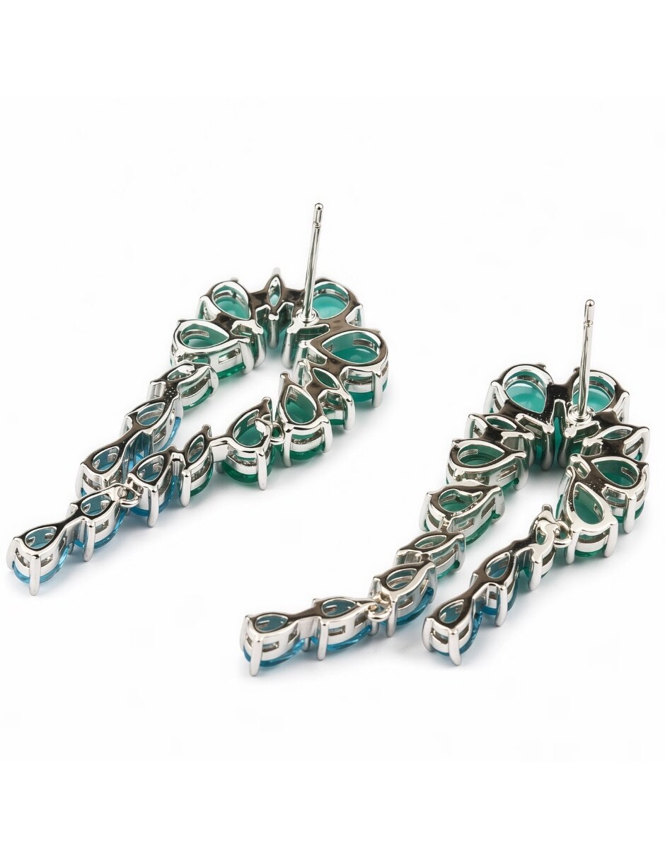 Broqueles de (si aplica) No aplica Cascadia de Aleación metálica Sin kilataje con acabado Baño de rodio Swarovski 4