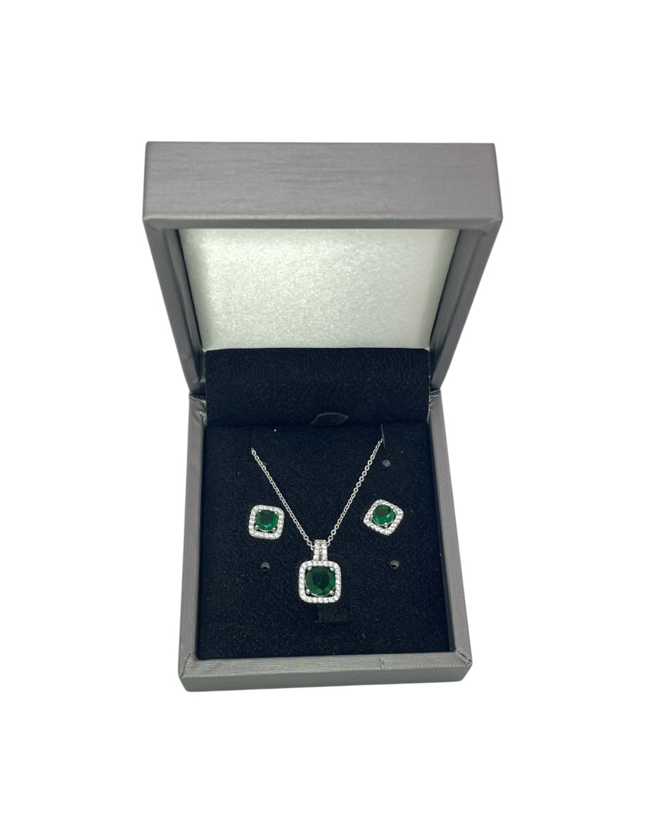 Aretes y collar cuadrado de acero inoxidable zirconia Aretes y collar cuadrado de acero inoxidable zirconia