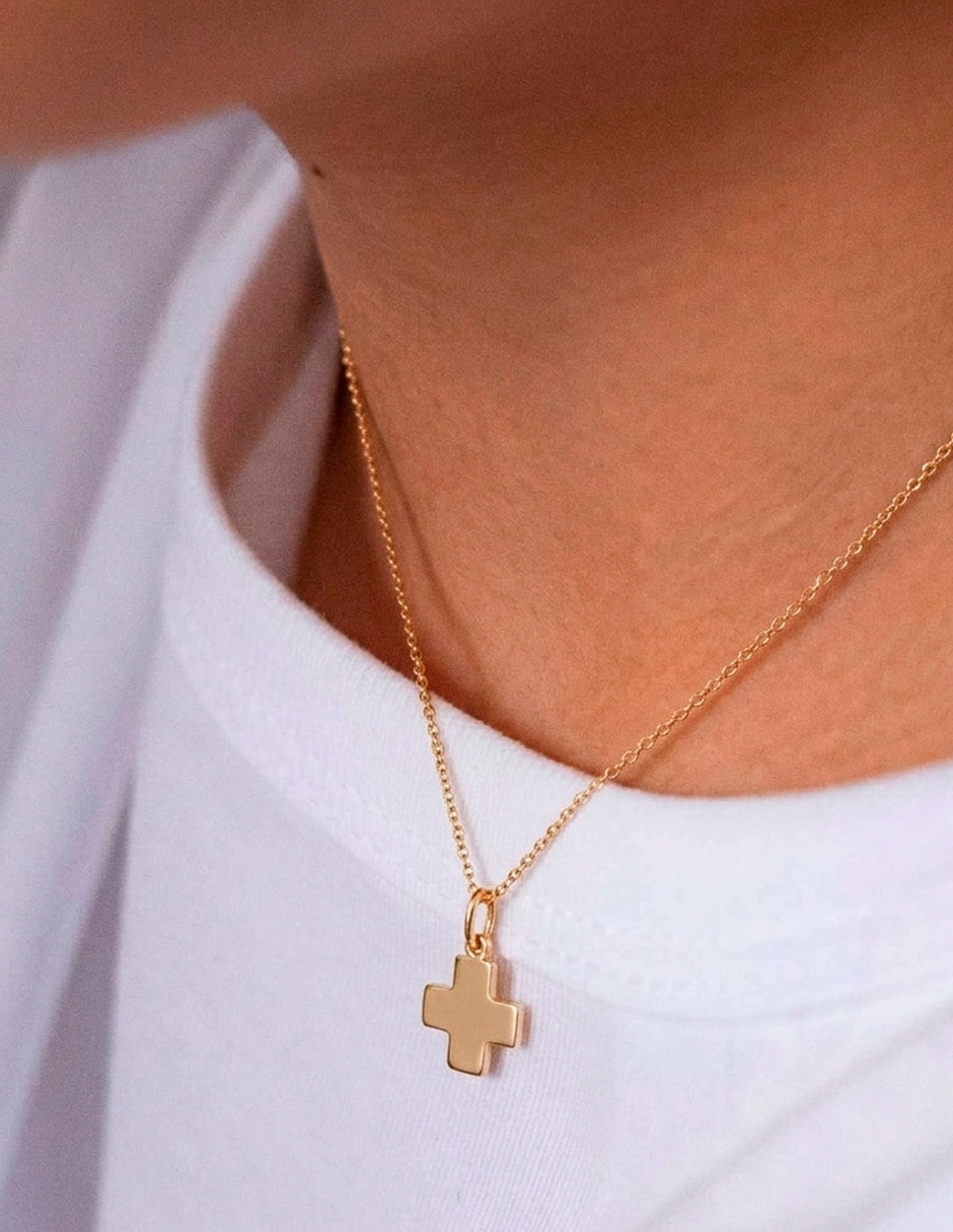 Collar de cruz Carmela Mía baño de oro 14 K 4